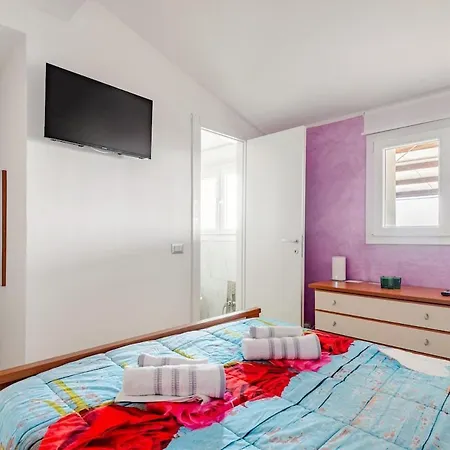 Modern House For Couples & Business ساسْوولو