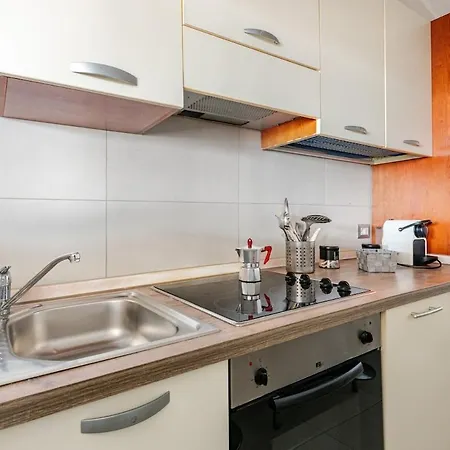 Modern House For Couples & Business Appartement