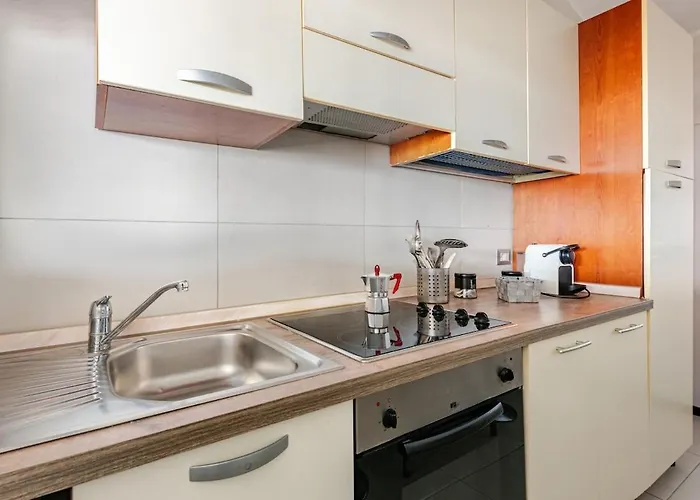 Modern House For Couples & Business Apartament